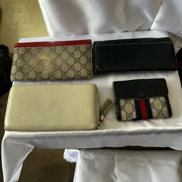 Gucci Red, Black and Cream Wallet Collection Set of Four - Picture 2 of 6